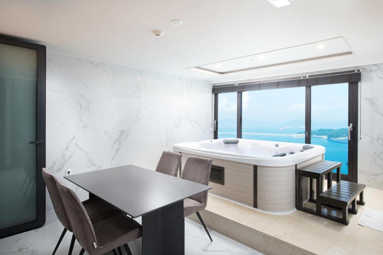 Utop Marina Hotel & Resort Yeosu Exterior foto